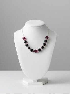 NWT Elegant Black and Red Beaded Necklace